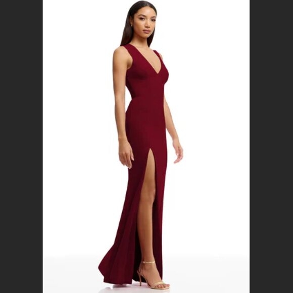 Dress The Population Sandra Elegant Garnet Red Sleeveless Gown Formal V-Neck - Picture 3 of 16